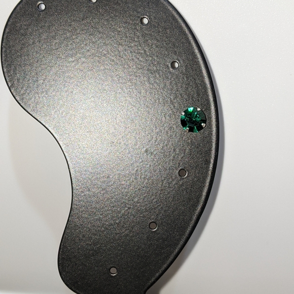 Emerald  Crystal Stud Earrings - Picture 4 of 4